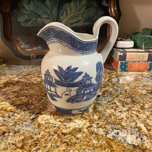 Blue and white canton style chinoiserie pitcher or vase EUC no chips/cracks